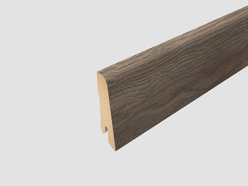 SZEGÉLYLÉC L586 SORIA BARNA TÖLGY, EPL18 MDF
